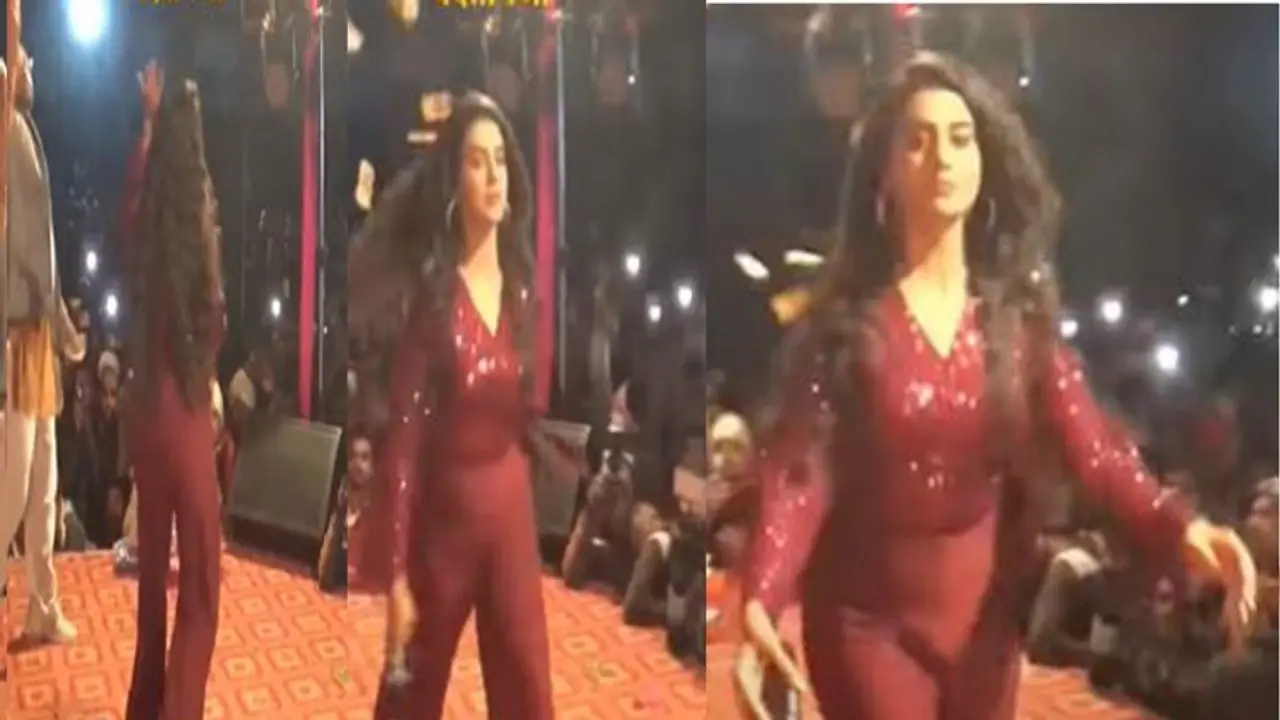 अक्षरा सिंह को लाइव शो में किया गया बेइज्जत, भड़की भोजपुरी एक्ट्रेस ने किया ये काम अक्षरा सिंह को लाइव शो में किया गया बेइज्जत, भड़की भोजपुरी एक्ट्रेस ने किया ये काम