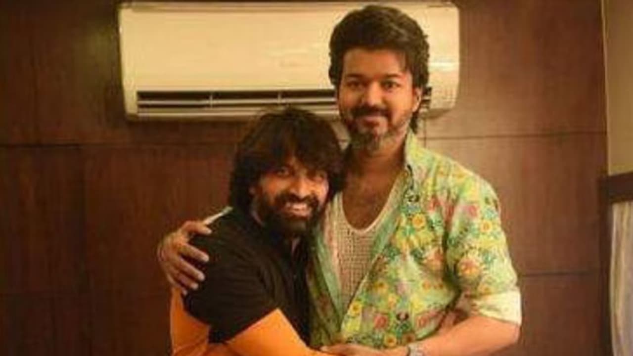 വിജയ് ആരാധകര് ആവേശത്തില്, 'വരിശി'നായി വീണ്ടും 'രഞ്ജിതമേ' കൊറിയോഗ്രാഫര് വിജയ് ആരാധകര് ആവേശത്തില്, 'വരിശി'നായി വീണ്ടും 'രഞ്ജിതമേ' കൊറിയോഗ്രാഫര്