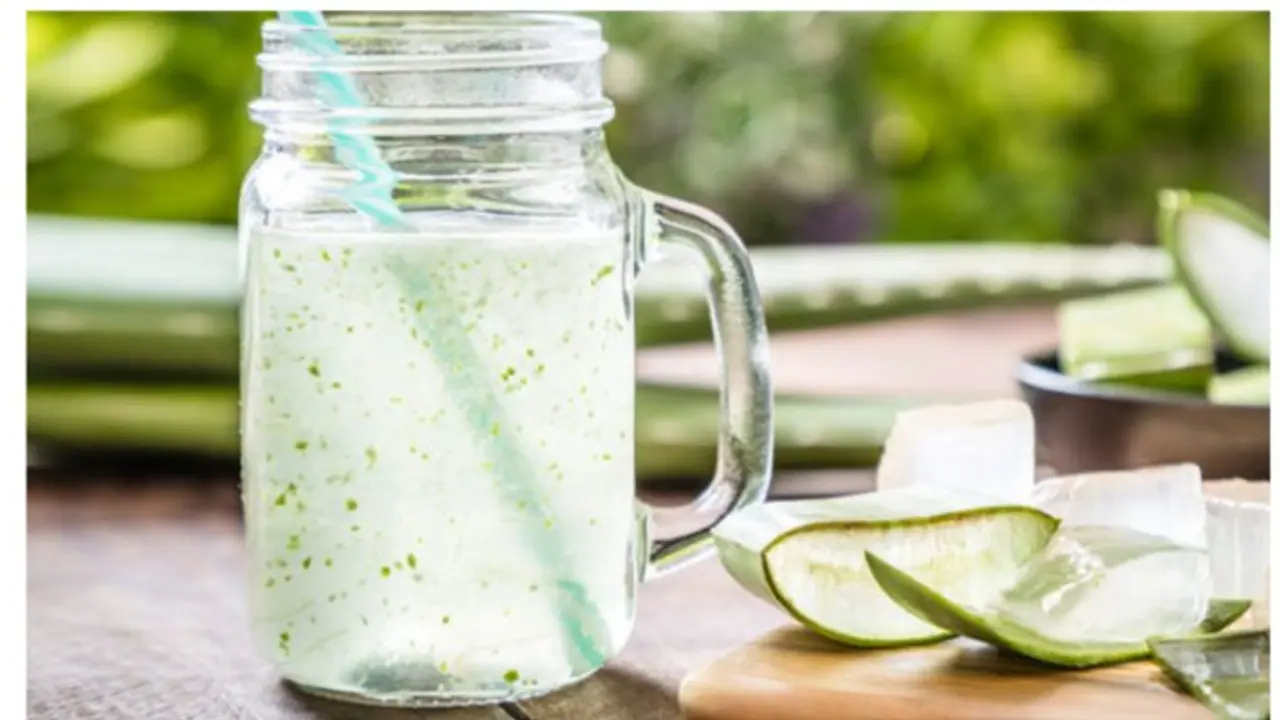 കറ്റാർവാഴ ജ്യൂസിന്റെ ചില ആരോഗ്യഗുണങ്ങളെ കുറിച്ചറിയാം കറ്റാർവാഴ ജ്യൂസിന്റെ ചില ആരോഗ്യഗുണങ്ങളെ കുറിച്ചറിയാം