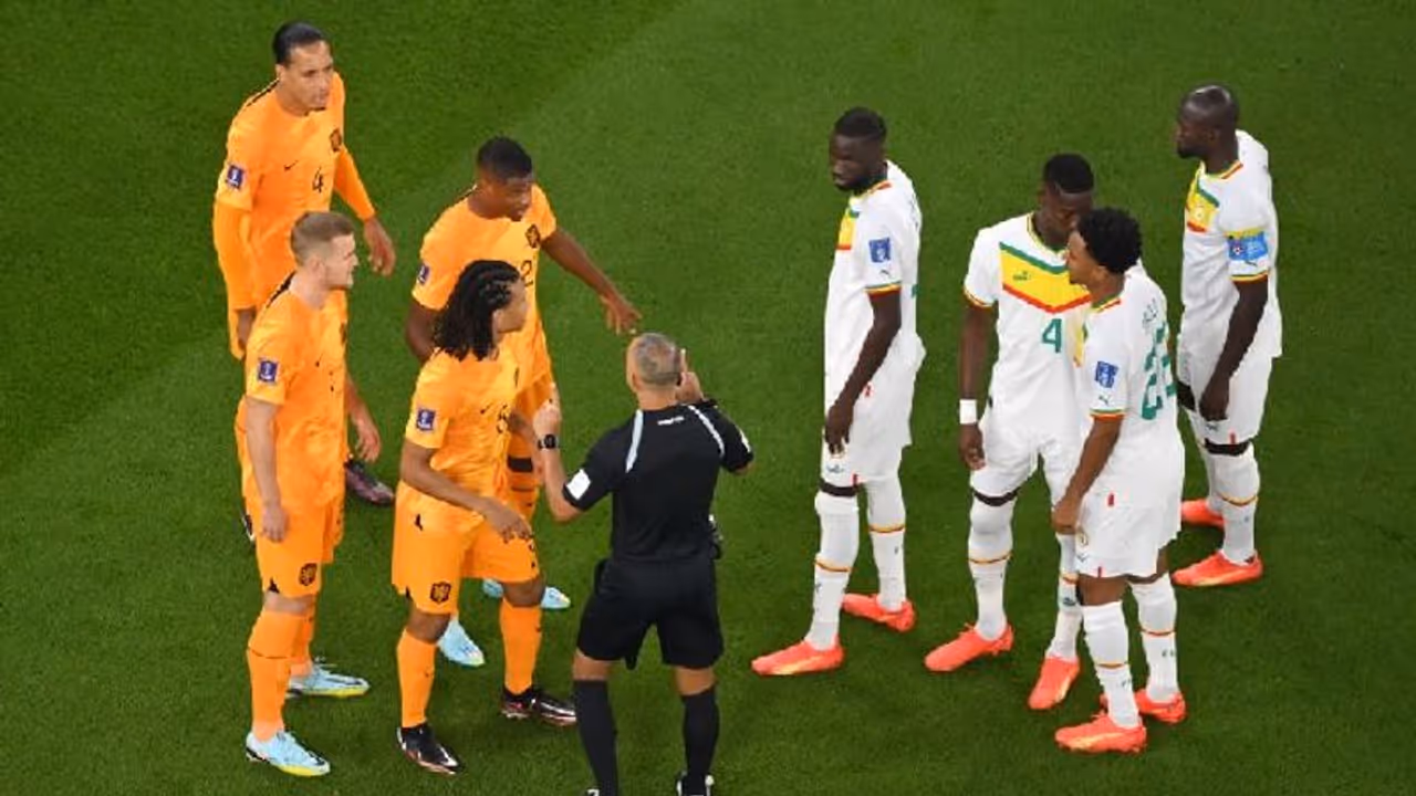 FIFA World Cup: ‘ಎ’, ‘ಬಿ’ ಗುಂಪಿನ ನಾಕೌಟ್ ಭವಿಷ್ಯವಿಂದು ನಿರ್ಧಾರ FIFA World Cup: ‘ಎ’, ‘ಬಿ’ ಗುಂಪಿನ ನಾಕೌಟ್ ಭವಿಷ್ಯವಿಂದು ನಿರ್ಧಾರ