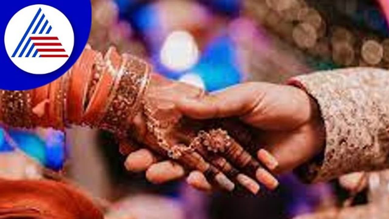 Chikkaballapur: ವಿಷ ಬೆರೆಸಿಕೊಟ್ಟ ಸಿಹಿ ತಿಂದು ವಧು ಅಸ್ವಸ್ಥ: ಆಸ್ಪತ್ರೆ ದಾಖಲು Chikkaballapur: ವಿಷ ಬೆರೆಸಿಕೊಟ್ಟ ಸಿಹಿ ತಿಂದು ವಧು ಅಸ್ವಸ್ಥ: ಆಸ್ಪತ್ರೆ ದಾಖಲು