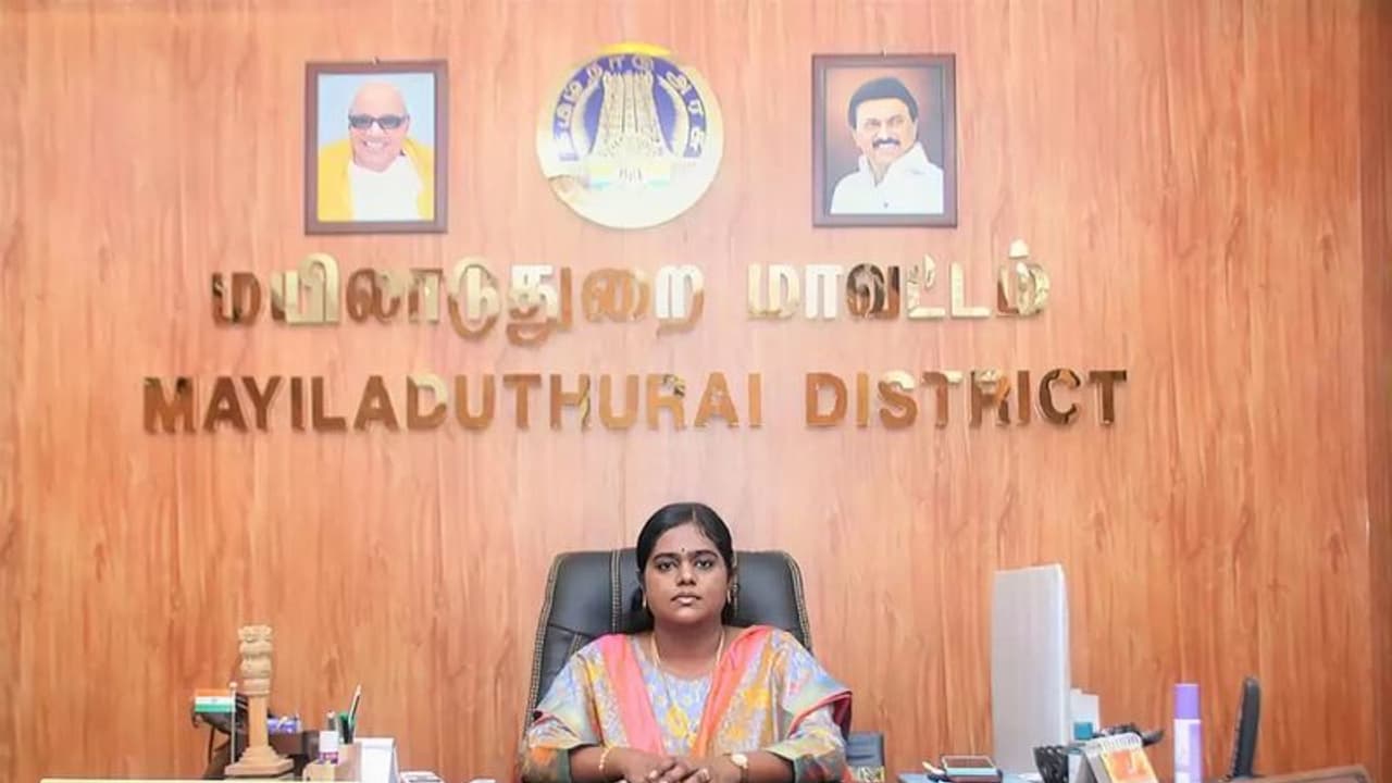 மழையால் பாதிக்கப்பட்ட மயிலாடுதுறைக்கு நாளை முதல் மழை நிவாரணம்... அறிவித்தார் அம்மாவட்ட ஆட்சியர்!! மழையால் பாதிக்கப்பட்ட மயிலாடுதுறைக்கு நாளை முதல் மழை நிவாரணம்... அறிவித்தார் அம்மாவட்ட ஆட்சியர்!!