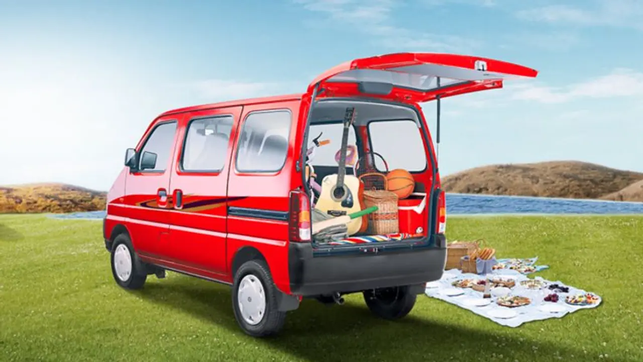 തുച്ഛവിലയും ഏഴ് സീറ്റും വമ്പൻ മൈലേജും; ഇക്കോ വാങ്ങാൻ കൂട്ടയിടി, കണ്ണുനിറഞ്ഞ് മാരുതി! തുച്ഛവിലയും ഏഴ് സീറ്റും വമ്പൻ മൈലേജും; ഇക്കോ വാങ്ങാൻ കൂട്ടയിടി, കണ്ണുനിറഞ്ഞ് മാരുതി!