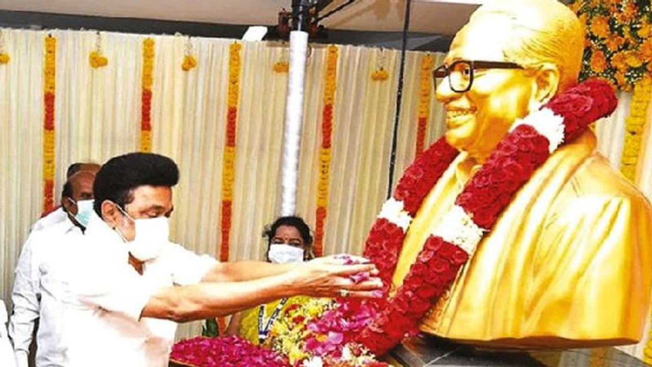 நீதிமன்ற தீர்ப்பை மறந்துவிடாதீங்க.. டிபிஐ வளாகத்தில் அன்பழகனுக்கு சிலை அமைக்க பாஜக கடும் எதிர்ப்பு..!