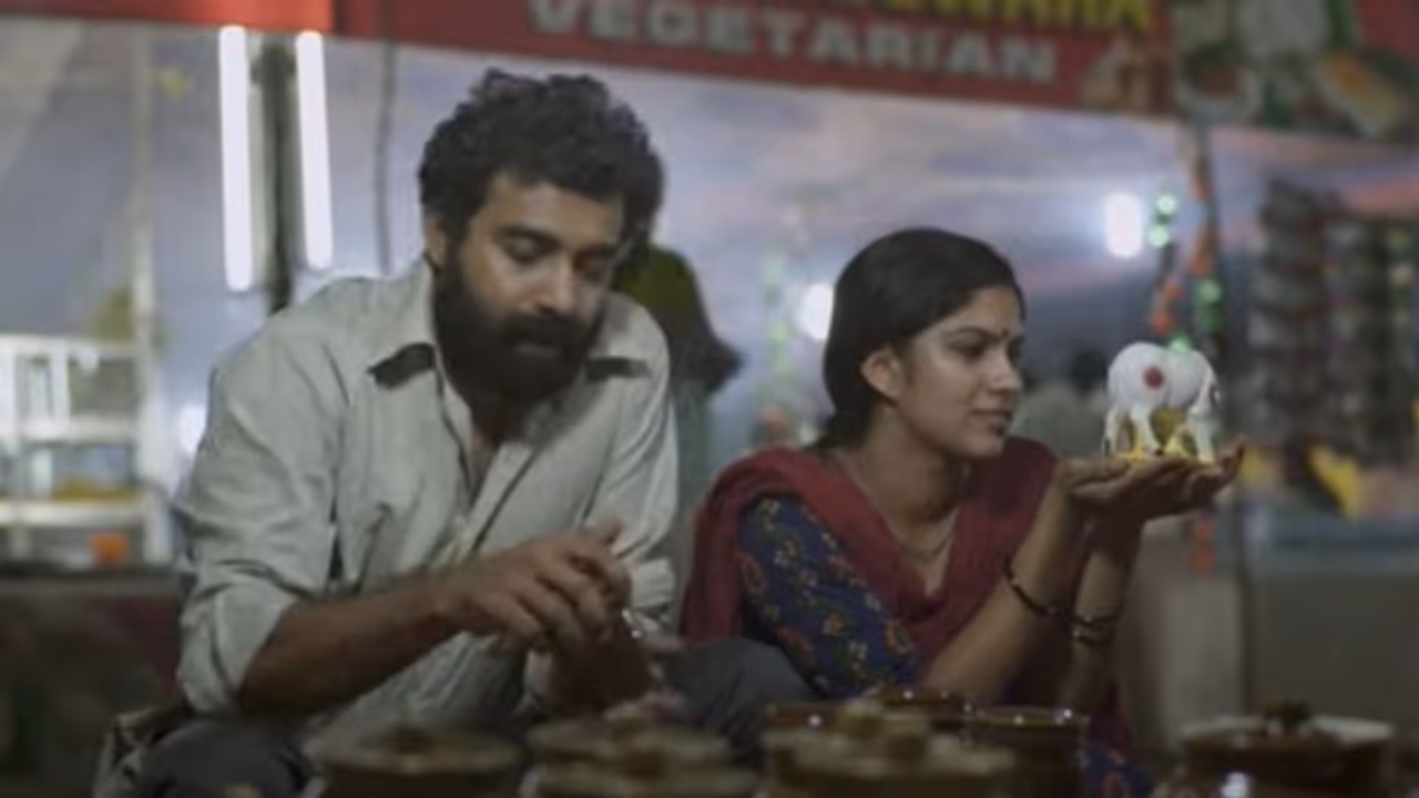 പുരസ്കാരങ്ങൾ വാരിക്കൂട്ടിയ 'വാസന്തി'; സ്വാസിക ചിത്രത്തിന്റെ ട്രെയിലർ എത്തി പുരസ്കാരങ്ങൾ വാരിക്കൂട്ടിയ 'വാസന്തി'; സ്വാസിക ചിത്രത്തിന്റെ ട്രെയിലർ എത്തി