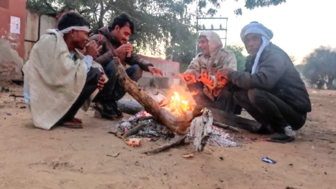 राजस्थान वेदर अपडेटः सीकर जिले में रात का पारा 3.8 डिग्री हुआ दर्ज, साफ मौसम और बढ़ाएगा ठिठुरन राजस्थान वेदर अपडेटः सीकर जिले में रात का पारा 3.8 डिग्री हुआ दर्ज, साफ मौसम और बढ़ाएगा ठिठुरन