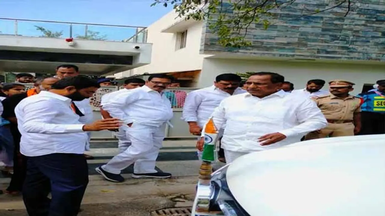 వారం రోజులోగా పోలీసు స్టేషన్లోనే ల్యాప్ ట్యాప్.. అది తమది కాదంటున్న మల్లారెడ్డి.. ఐటీ అధికారులది అదే మాట.. వారం రోజులోగా పోలీసు స్టేషన్లోనే ల్యాప్ ట్యాప్.. అది తమది కాదంటున్న మల్లారెడ్డి.. ఐటీ అధికారులది అదే మాట..