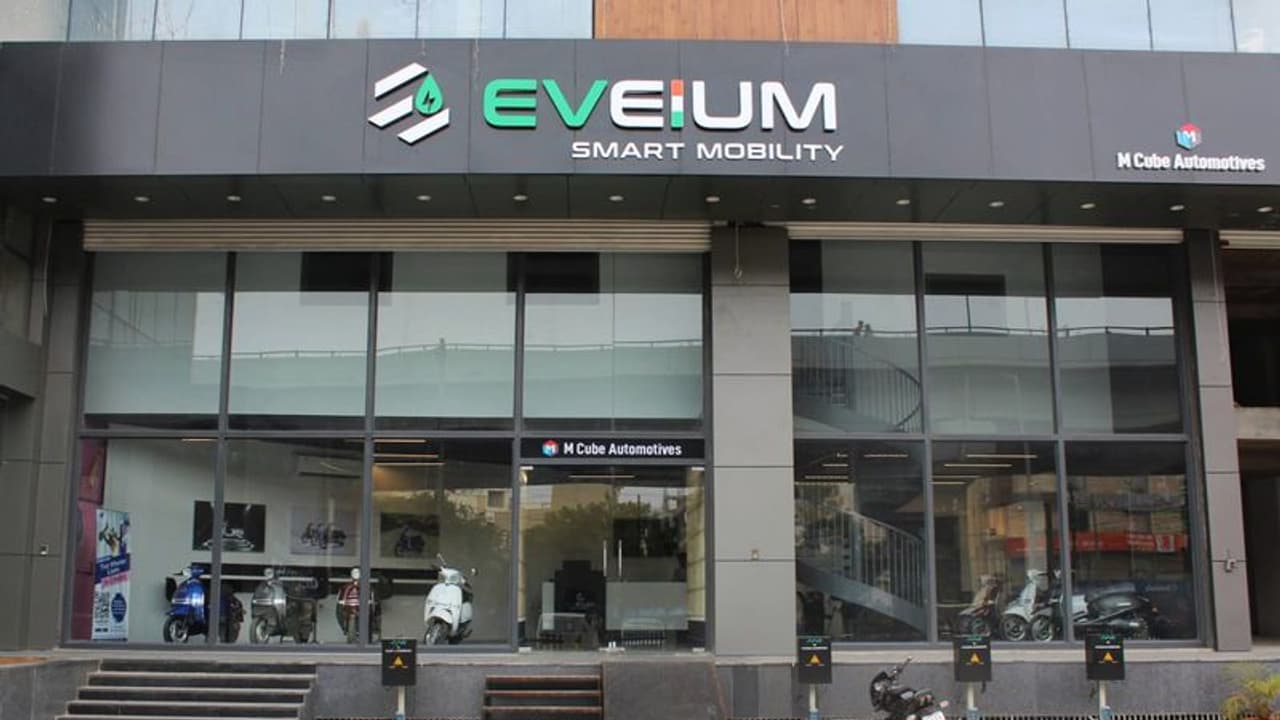 100పైగా షోరూమ్‌లు ఓపెన్ చేయనున్న ఎలక్ట్రిక్ వాహనాల స్టార్టప్ ఈవియం.. వచ్చే ఏడాది చివరి నాటికి టార్గెట్..