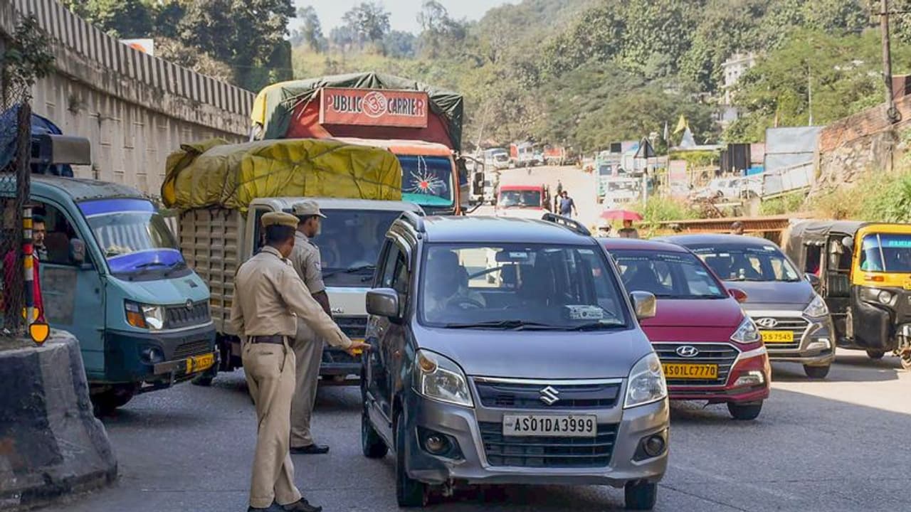 അസം മേഘലായ അതിർത്തിയിലെ സംഘർഷത്തിന് അയവ്: ഗതാഗതം പുനസ്ഥാപിച്ചു 