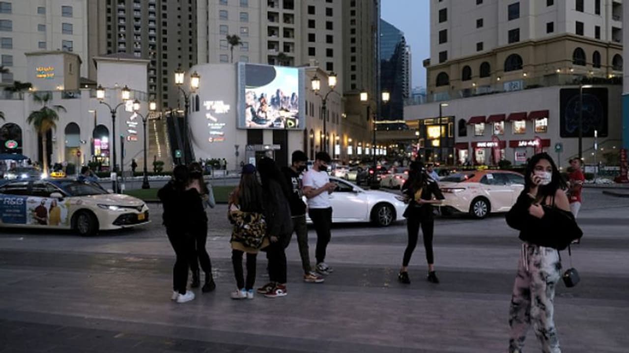 പാര്ക്കിംഗില് നിന്നും ലംബോര്ഗിനി മോഷണം; ഒരാള് പിടിയില്, 3 വര്ഷം തടവ്, വന്തുക പിഴ, നാടുകടത്തും പാര്ക്കിംഗില് നിന്നും ലംബോര്ഗിനി മോഷണം; ഒരാള് പിടിയില്, 3 വര്ഷം തടവ്, വന്തുക പിഴ, നാടുകടത്തും