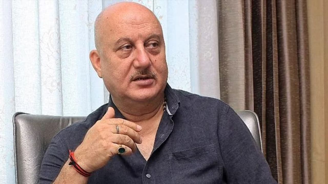 Exclusive: अनुपम खेर ने इस साल दीं 500 करोड़ कमाने वाली 3 HIT फ़िल्में, खुद खोला सक्सेस का राज Exclusive: अनुपम खेर ने इस साल दीं 500 करोड़ कमाने वाली 3 HIT फ़िल्में, खुद खोला सक्सेस का राज