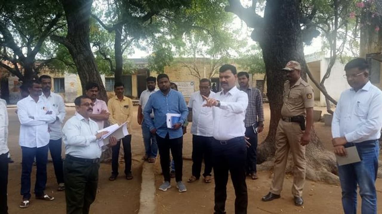 ಅಕ್ರಮ ಬಿಲ್ ಆರೋಪದ ಕಾಮಗಾರಿಗಳ ಪರಿಶೀಲಿಸಿದ ಶಶಿಧರ್ ಕುರೇರ್ ಅಕ್ರಮ ಬಿಲ್ ಆರೋಪದ ಕಾಮಗಾರಿಗಳ ಪರಿಶೀಲಿಸಿದ ಶಶಿಧರ್ ಕುರೇರ್