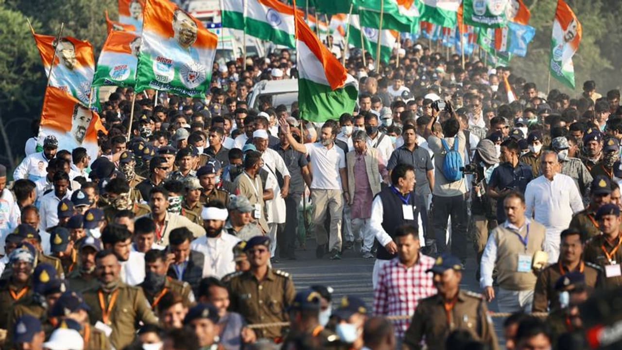 'ജോഡോ യാത്രയില് പാക് അനുകൂല മുദ്രാവാക്യം' വ്യാജ വീഡിയോയുടെ പേരില് ബിജെപി നേതാവിനെതിരെ കേസെടുത്തു 'ജോഡോ യാത്രയില് പാക് അനുകൂല മുദ്രാവാക്യം' വ്യാജ വീഡിയോയുടെ പേരില് ബിജെപി നേതാവിനെതിരെ കേസെടുത്തു