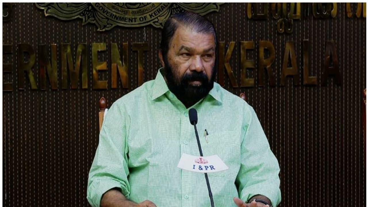 സമസ്തയുടെ നിർദ്ദേശം തള്ളി ശിവൻകുട്ടി; 'ഫുട്ബോൾ ആരാധന വ്യക്തി സ്വാതന്ത്ര്യം, അവകാശങ്ങൾക്ക് മേൽ കൈകടത്തരുത്' 