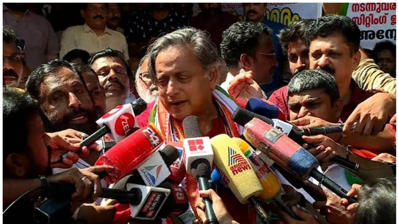 'വ്യവസായികള്ക്ക് കേരളം സാത്താന്റെ നാട്', വിമര്ശനവുമായി തരൂര് 'വ്യവസായികള്ക്ക് കേരളം സാത്താന്റെ നാട്', വിമര്ശനവുമായി തരൂര്