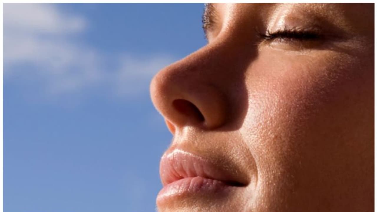 രാവിലത്തെ വെയിൽ കൊള്ളുന്നത് മുഖക്കുരു കുറയ്ക്കാൻ സഹായിക്കുമോ? രാവിലത്തെ വെയിൽ കൊള്ളുന്നത് മുഖക്കുരു കുറയ്ക്കാൻ സഹായിക്കുമോ?