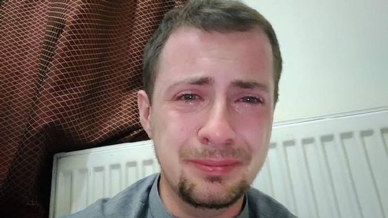 കാമുകിയെ കാണാൻ നിയമവിരുദ്ധമായി പല അതിർത്തികളും കടന്നു, ആ കാമുകി ഉപേക്ഷിച്ചുവെന്ന് യുവാവിന്റെ പരാതി കാമുകിയെ കാണാൻ നിയമവിരുദ്ധമായി പല അതിർത്തികളും കടന്നു, ആ കാമുകി ഉപേക്ഷിച്ചുവെന്ന് യുവാവിന്റെ പരാതി