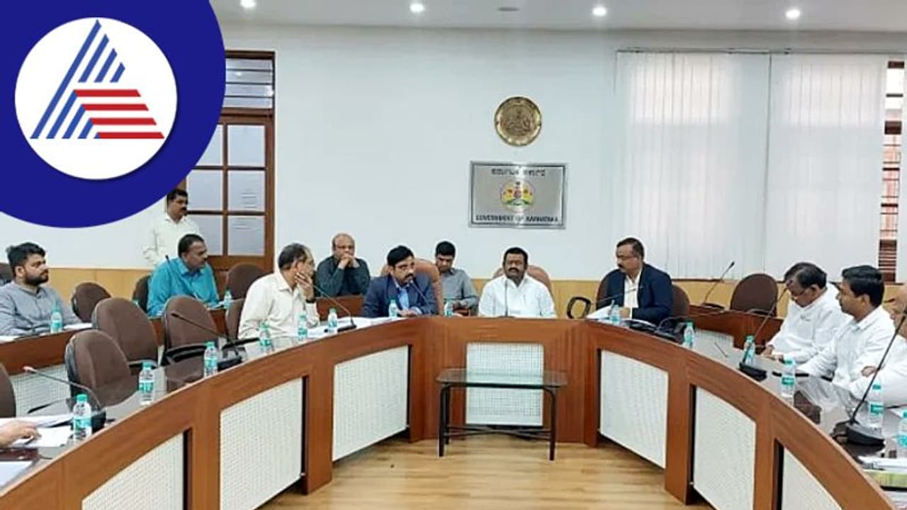 ಸಕ್ಕರೆಯ ಉಪ ಉತ್ಪನ್ನದ ಲಾಭಾಂಶ ರೈತರಿಗೆ ಕೊಡಿ: ಸಚಿವ ಮುನೇನಕೊಪ್ಪ ಸಕ್ಕರೆಯ ಉಪ ಉತ್ಪನ್ನದ ಲಾಭಾಂಶ ರೈತರಿಗೆ ಕೊಡಿ: ಸಚಿವ ಮುನೇನಕೊಪ್ಪ