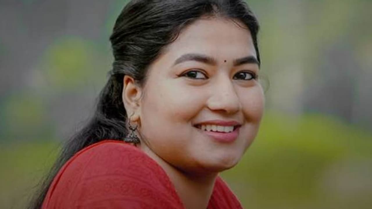 അന്ന് ബസ് കൂലി പോലും കിട്ടിയില്ല, ഇന്നൊരു സിനിമയിൽ നായകനെക്കാൾ പ്രതിഫലം കിട്ടി: ഗ്രേസ് ആന്റണി 