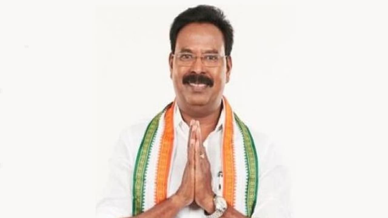 ரூபி மனோகரன் சஸ்பெண்ட் உத்தரவு நிறுத்தி வைப்பு… காங். மேலிட பொறுப்பாளர் தினேஷ் குண்டு ராவ் அதிரடி!!