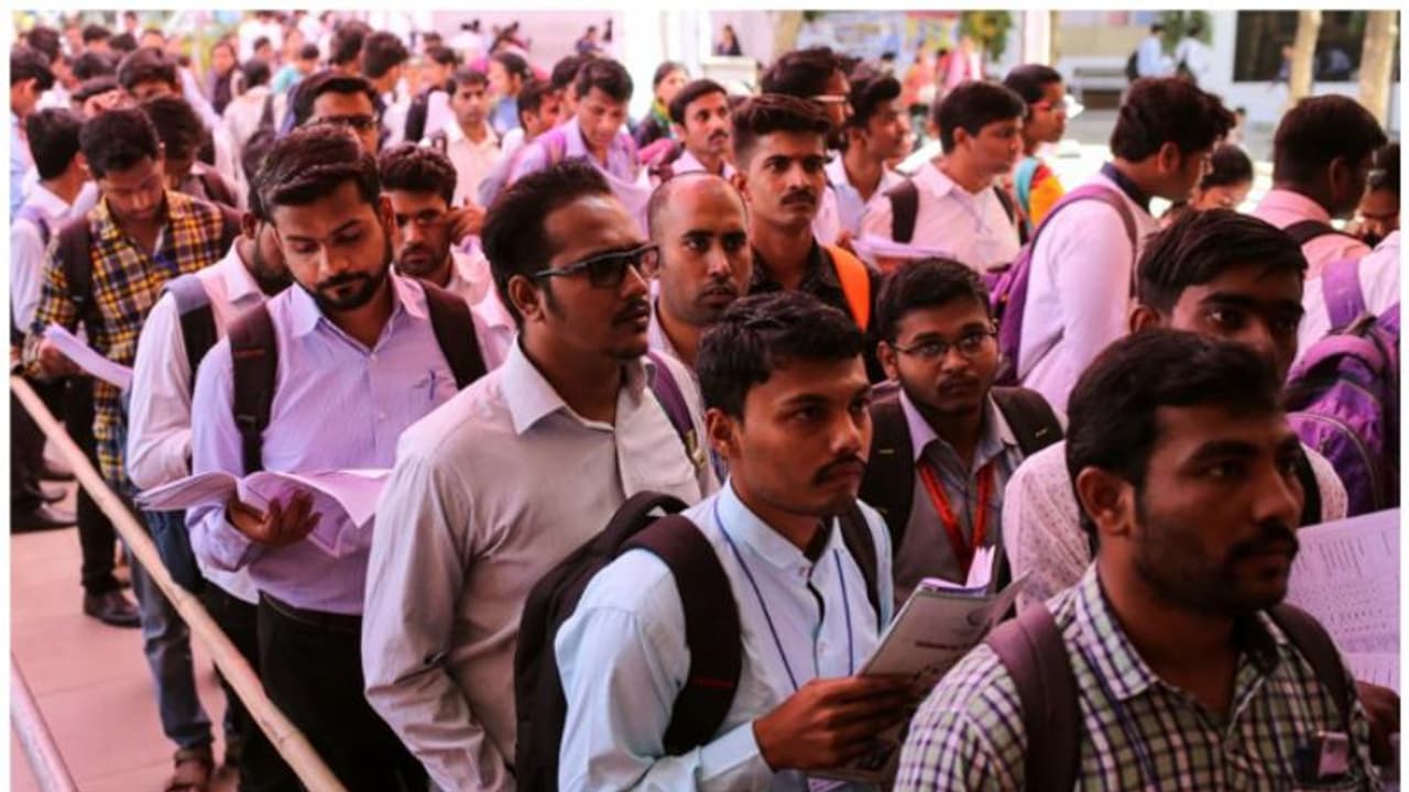 രാജ്യത്തെ തൊഴിലില്ലായ്മ നിരക്ക് താഴേക്ക്; ദേശീയ സ്റ്റാറ്റിസ്റ്റിക്കൽ ഓർഗനൈസേഷന്റെ കണക്ക് രാജ്യത്തെ തൊഴിലില്ലായ്മ നിരക്ക് താഴേക്ക്; ദേശീയ സ്റ്റാറ്റിസ്റ്റിക്കൽ ഓർഗനൈസേഷന്റെ കണക്ക്