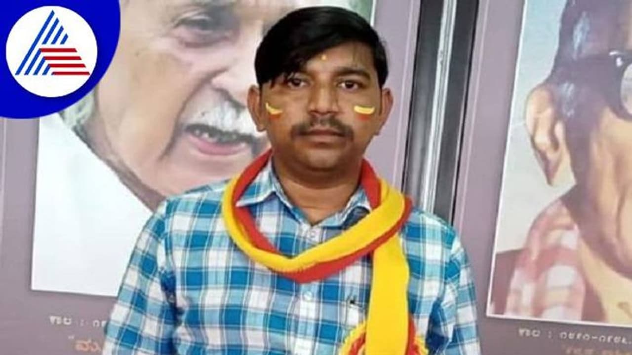 ರಾಯಚೂರು: ವಿದ್ಯಾರ್ಥಿನಿಯನ್ನ ಪುಸಲಾಯಿಸಿಕೊಂಡು ಪರಾರಿಯಾಗಿದ್ದ ಶಿಕ್ಷಕ ಅಂದರ್ ರಾಯಚೂರು: ವಿದ್ಯಾರ್ಥಿನಿಯನ್ನ ಪುಸಲಾಯಿಸಿಕೊಂಡು ಪರಾರಿಯಾಗಿದ್ದ ಶಿಕ್ಷಕ ಅಂದರ್