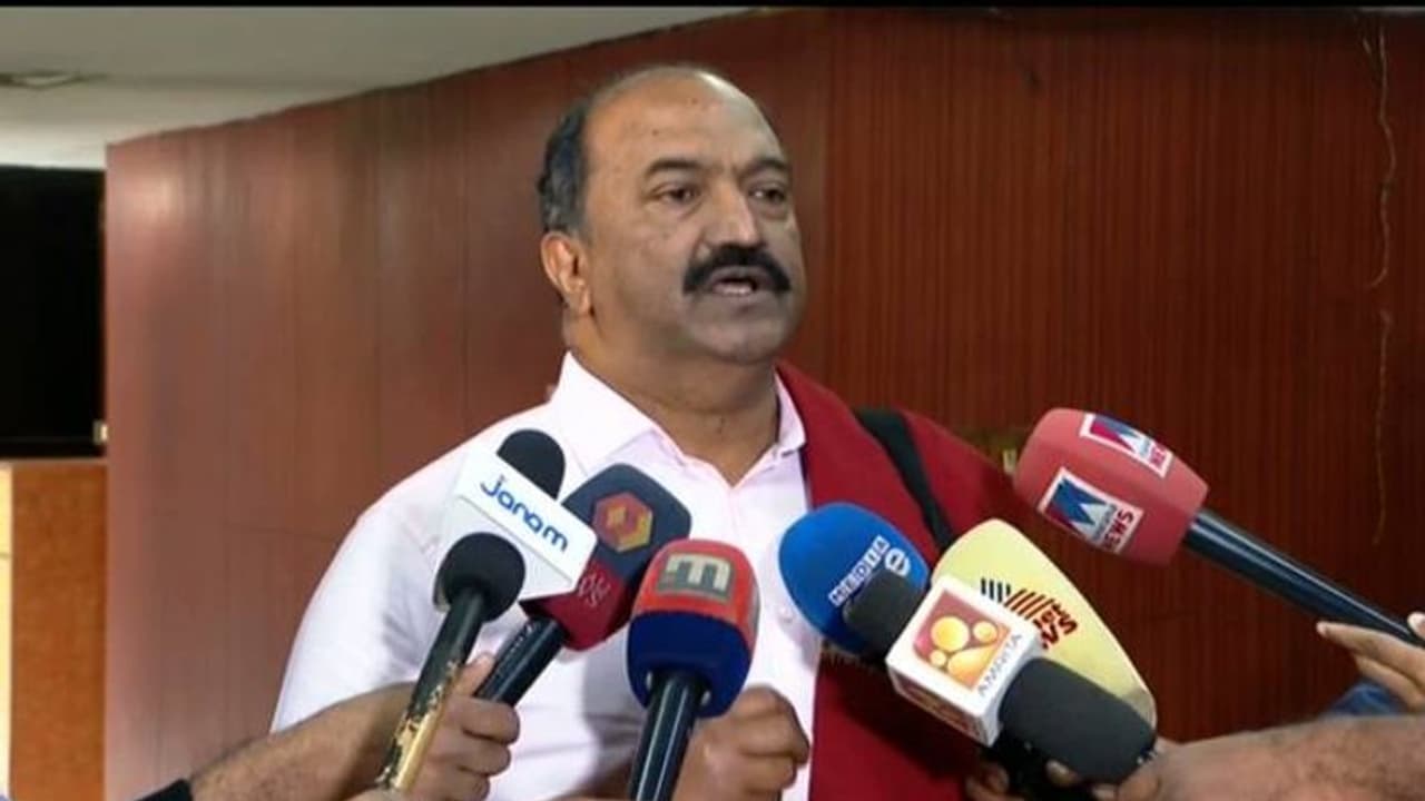 മറ്റെല്ലാ സംസ്ഥാനങ്ങളിലും ഉള്ള കടം മാത്രമേ കേരളത്തിനുമുള്ളൂ, തെറ്റായ പ്രചരണം നടക്കുന്നുവെന്ന് ധനമന്ത്രി മറ്റെല്ലാ സംസ്ഥാനങ്ങളിലും ഉള്ള കടം മാത്രമേ കേരളത്തിനുമുള്ളൂ, തെറ്റായ പ്രചരണം നടക്കുന്നുവെന്ന് ധനമന്ത്രി