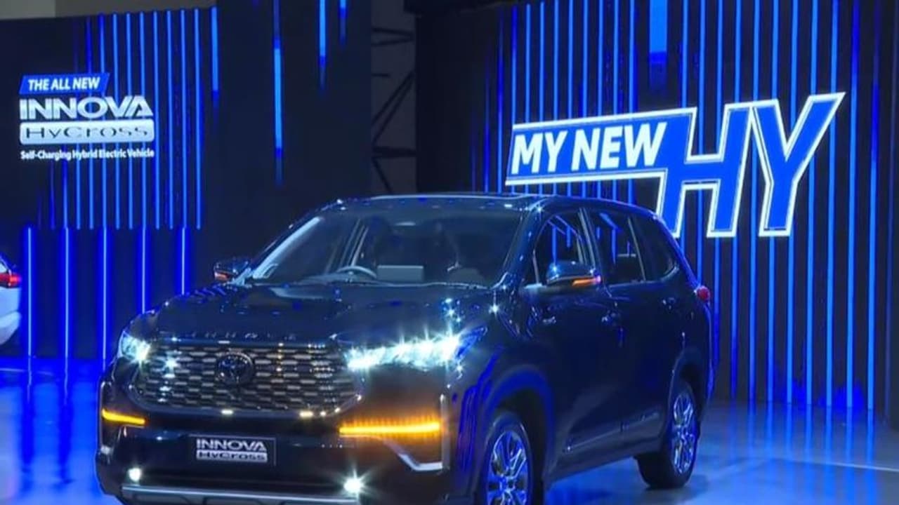 ഞെട്ടിക്കും മൈലേജ്; ഈ കാറുകള്‍ വാങ്ങാൻ ഷോറൂമുകളില്‍ ജനത്തിരക്ക്, ആനന്ദക്കണ്ണീരില്‍ ഈ കമ്പനികള്‍!