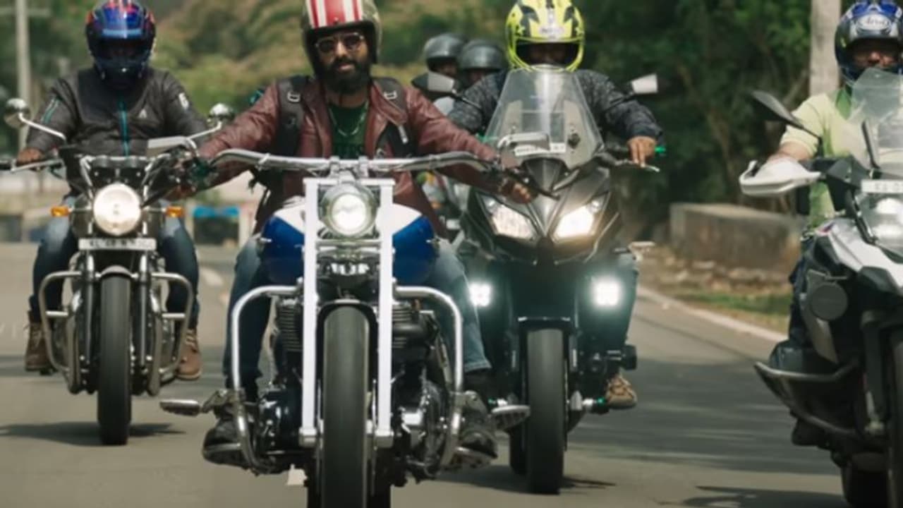 യുവത്വത്തിന് ആഘോഷിക്കാൻ ഒരു ക്യാമ്പസ് ചിത്രം, ഒപ്പം തിരിച്ചറിവിനും 'ഹയ' റിവ്യു