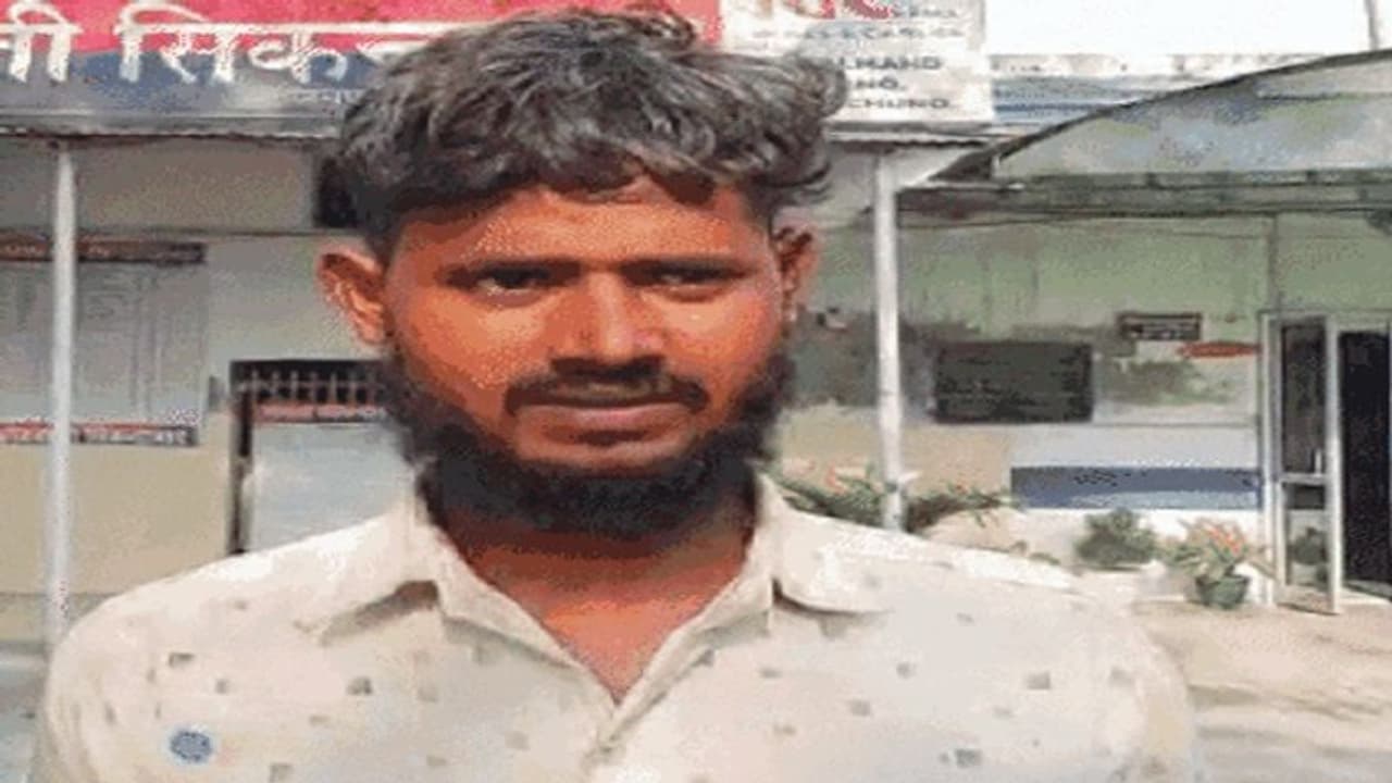 श्रद्धा मर्डर केसः 35 टुकड़ों का समर्थन करने वाला राशिद का सच चौंकाने वाला, बनने चला था आफताब का हमदर्द श्रद्धा मर्डर केसः 35 टुकड़ों का समर्थन करने वाला राशिद का सच चौंकाने वाला, बनने चला था आफताब का हमदर्द