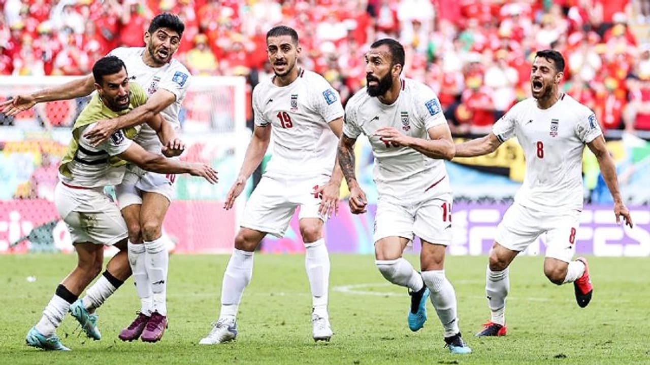 നാടകീയ നിമിഷങ്ങള്‍ക്കൊടുവില്‍ ഇറാന് ജയം, രണ്ട് ഗോളുകളും ഇഞ്ചുറി സമയത്ത്; വെയ്ല്‍സിന് തിരിച്ചടി