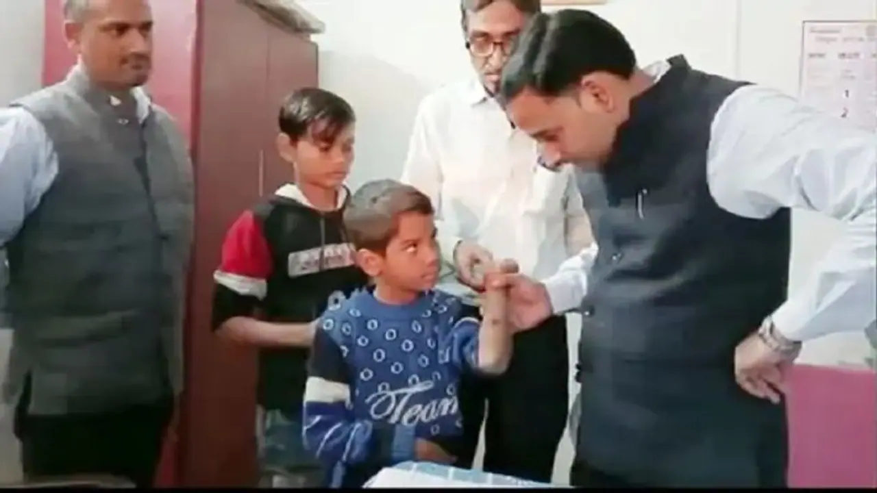 ಮಗ್ಗಿ ಹೇಳದ್ದಕ್ಕೆ ಡ್ರಿಲ್ ಮಷಿನ್ನಿಂದ ಗಾಯ: ಯುಪಿಯಲ್ಲಿ ವಿದ್ಯಾರ್ಥಿಗೆ ಹೇಯ ಶಿಕ್ಷೆ ಮಗ್ಗಿ ಹೇಳದ್ದಕ್ಕೆ ಡ್ರಿಲ್ ಮಷಿನ್ನಿಂದ ಗಾಯ: ಯುಪಿಯಲ್ಲಿ ವಿದ್ಯಾರ್ಥಿಗೆ ಹೇಯ ಶಿಕ್ಷೆ