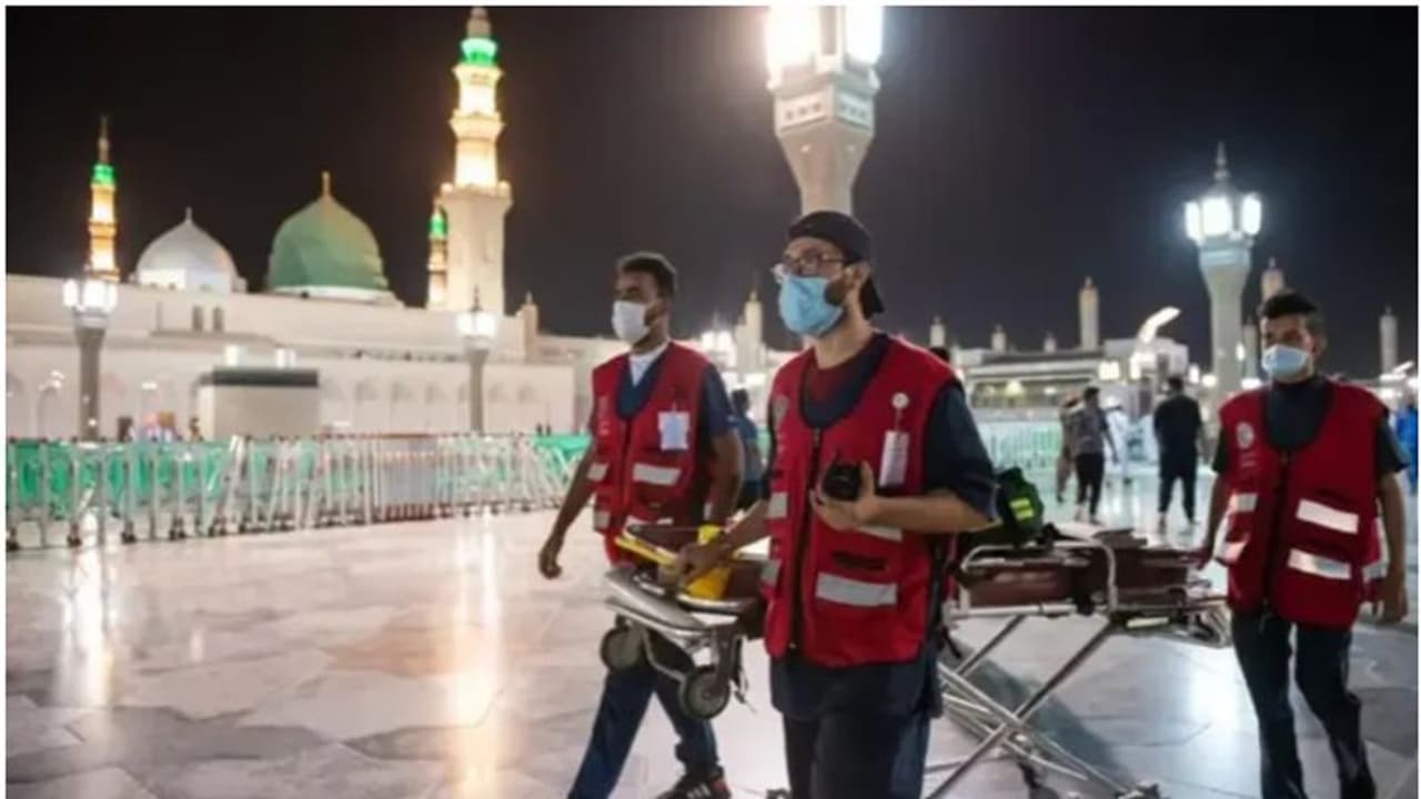 മദീനയില്‍ പ്രവാചകന്റെ പള്ളി മുറ്റത്ത് സ്ത്രീ കുഞ്ഞിന് ജന്മം നല്‍കി