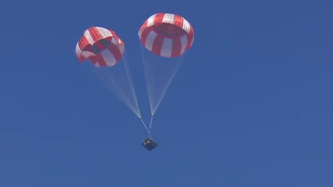 Tragedy strikes in Gaza again as 5 dead, 10 injured in botched Parachute aid drop (WATCH) Tragedy strikes in Gaza again as 5 dead, 10 injured in botched Parachute aid drop (WATCH)