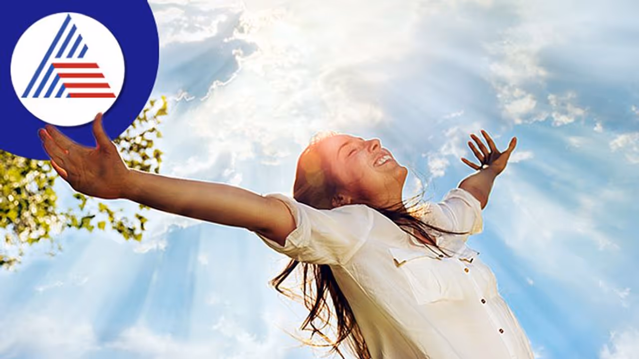 Benefits Of Sunlight: ದಿನದಲ್ಲಿ ಎಷ್ಟು ಗಂಟೆ ಬಿಸಿಲಿಗೆ ಮೈ ಒಡ್ಡಿದ್ರೆ ಒಳ್ಳೆದು? ಇದರಿಂದಾಗುವ ಪ್ರಯೋಜನವೇನು? Benefits Of Sunlight: ದಿನದಲ್ಲಿ ಎಷ್ಟು ಗಂಟೆ ಬಿಸಿಲಿಗೆ ಮೈ ಒಡ್ಡಿದ್ರೆ ಒಳ್ಳೆದು? ಇದರಿಂದಾಗುವ ಪ್ರಯೋಜನವೇನು?