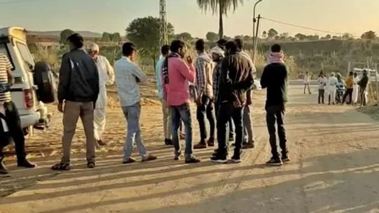 बहन की गाली का बदलाः चलती कार को बनाया डेथ चैंबर, लाश को कंधे पर रख घूमते रहे 6 हत्यारे बर्बाद हुए 7 परिवार बहन की गाली का बदलाः चलती कार को बनाया डेथ चैंबर, लाश को कंधे पर रख घूमते रहे 6 हत्यारे बर्बाद हुए 7 परिवार