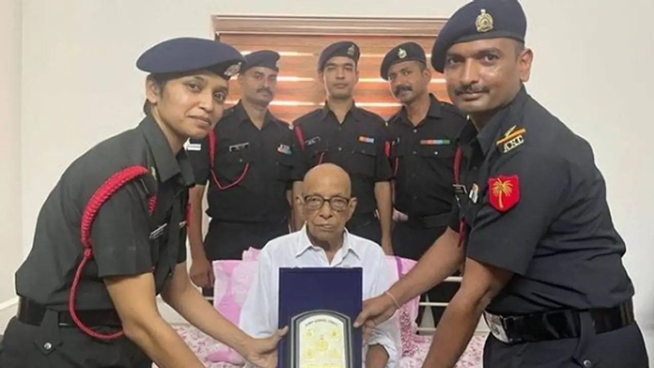 Indian Army honours retired havildar on his 100th birthday; netizens react
