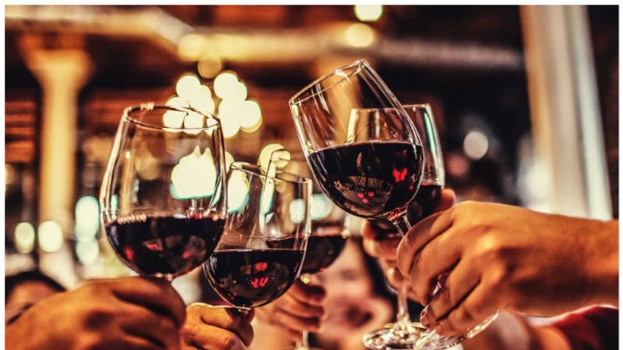 വൈൻ കിട്ടാതെയാകുമോ? ഉൽപ്പാദനം കുറയുന്നു, കാരണം ഇതാണ് വൈൻ കിട്ടാതെയാകുമോ? ഉൽപ്പാദനം കുറയുന്നു, കാരണം ഇതാണ്