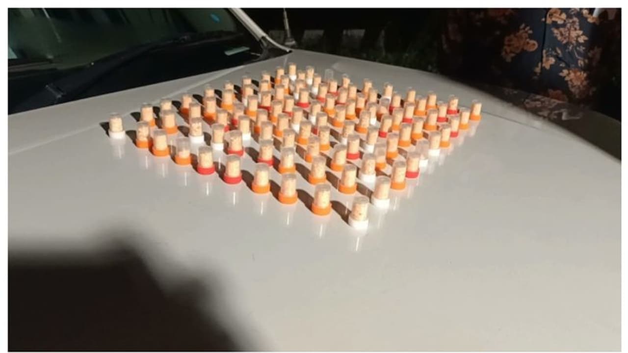 100 കുപ്പി ബ്രൗൺ ഷുഗര്, സൂക്ഷിക്കാന് ബൈക്കില് രഹസ്യ അറ, കോതമംഗലത്ത് ഒരാള് പിടിയില് 100 കുപ്പി ബ്രൗൺ ഷുഗര്, സൂക്ഷിക്കാന് ബൈക്കില് രഹസ്യ അറ, കോതമംഗലത്ത് ഒരാള് പിടിയില്