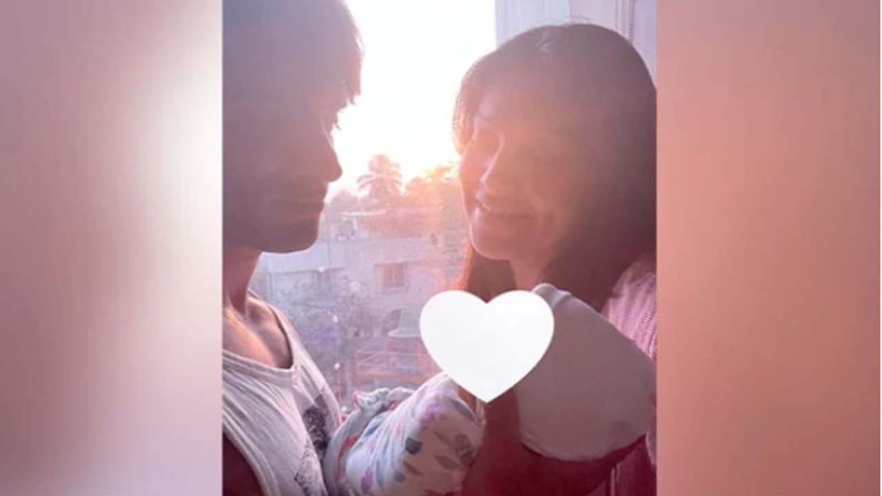 മകള്ക്കൊപ്പമുള്ള ആദ്യ ചിത്രം പങ്കുവച്ച് ബിപാഷ ബസു മകള്ക്കൊപ്പമുള്ള ആദ്യ ചിത്രം പങ്കുവച്ച് ബിപാഷ ബസു