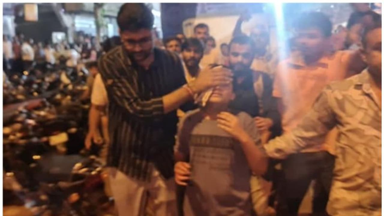 തെരഞ്ഞെടുപ്പ് യോഗത്തിനിടെ കല്ലേറ്, ഒരു കുട്ടിക്ക് പരിക്ക്; ബിജെപിയെ പഴി ചാരി ആം ആദ്മി പാർട്ടി