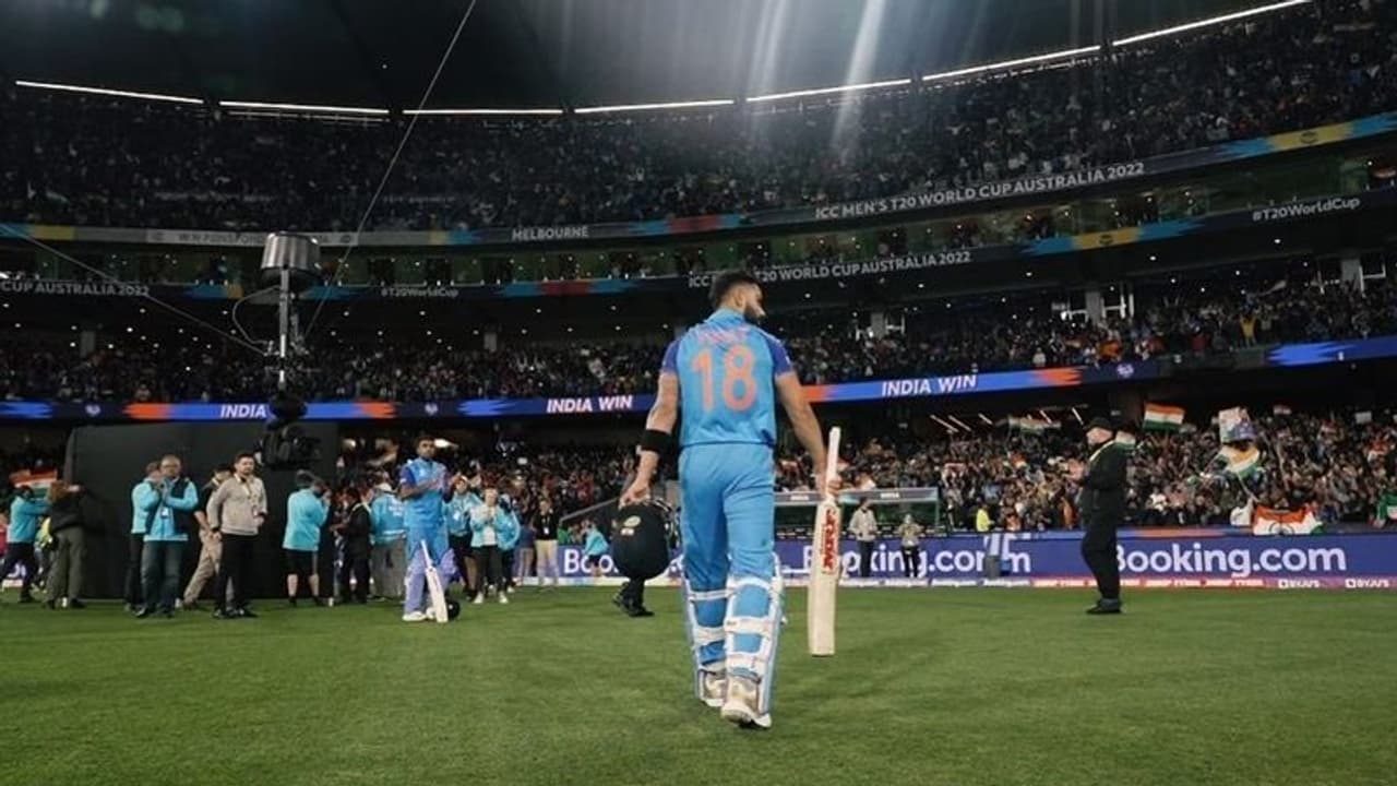 विराट कोहली के ट्विटर पोस्ट पर फैंस का रिएक्शन 'भाई ऐसी फोटो मत पोस्ट करो, सुबह सुबह हो जाता हार्ट अटैक' विराट कोहली के ट्विटर पोस्ट पर फैंस का रिएक्शन 'भाई ऐसी फोटो मत पोस्ट करो, सुबह सुबह हो जाता हार्ट अटैक'