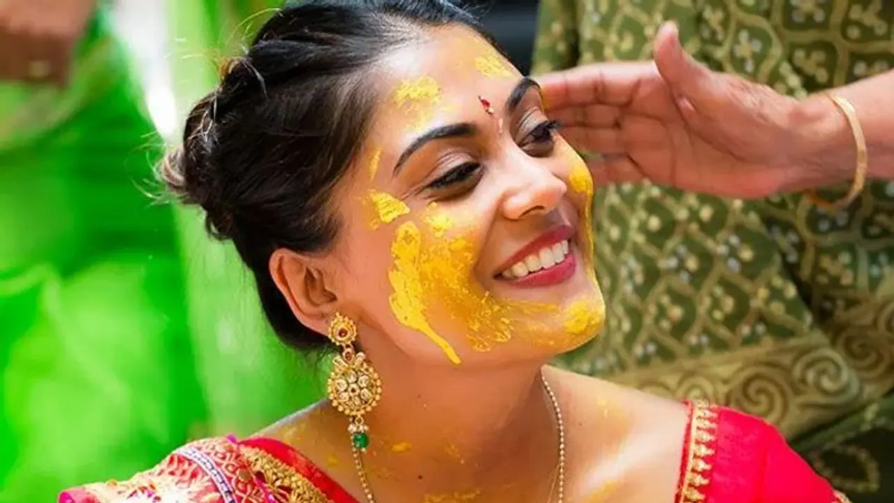 Bridal skin care: बेदाग निखरी त्वचा पाने के लिए हर दुल्हन को शादी से 10 दिन पहले शुरू कर देना चाहिए यह काम Bridal skin care: बेदाग निखरी त्वचा पाने के लिए हर दुल्हन को शादी से 10 दिन पहले शुरू कर देना चाहिए यह काम