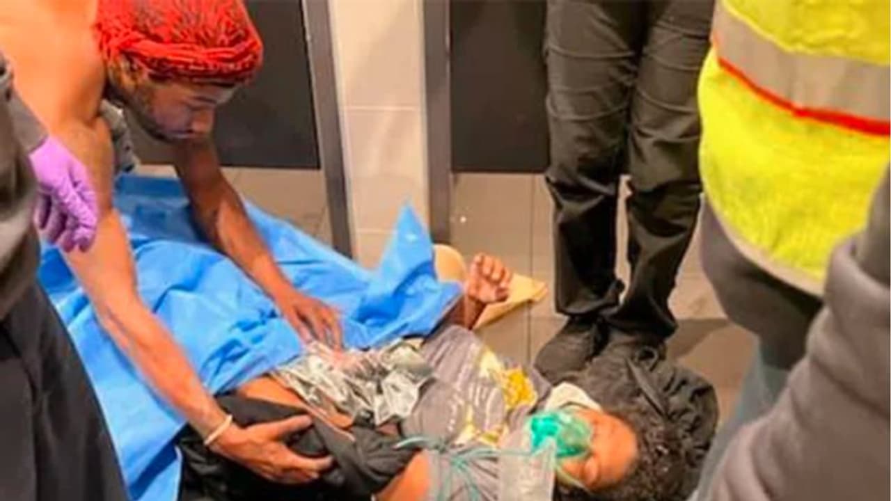 മക്ഡോണാൾഡിന്റെ ശുചിമുറിയിൽ യുവതി പ്രസവിച്ചു; മകള്ക്ക് 'ലിറ്റിൽ നഗറ്റ്’ എന്ന് പേരുമിട്ടു! മക്ഡോണാൾഡിന്റെ ശുചിമുറിയിൽ യുവതി പ്രസവിച്ചു; മകള്ക്ക് 'ലിറ്റിൽ നഗറ്റ്’ എന്ന് പേരുമിട്ടു!