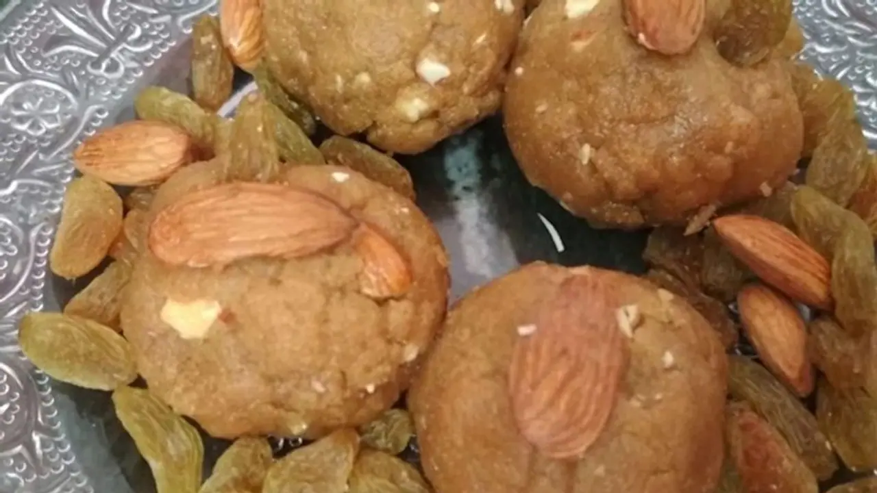 पंजाबियों के घर में इस तरह बनाई जाती है विंटर स्पेशल आटे की पिन्नी, आज ही नोट कर लें इसकी रेसिपी