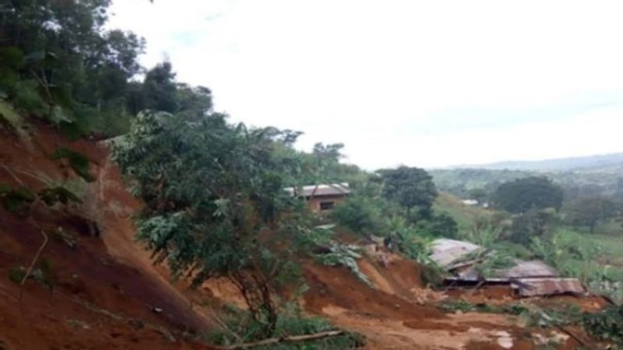 Malaysia Landslide: மலேசியாவில் நிலச்சரிவில் சிக்கி 16 பேர் பலி; 17 பேர் மாயம்
