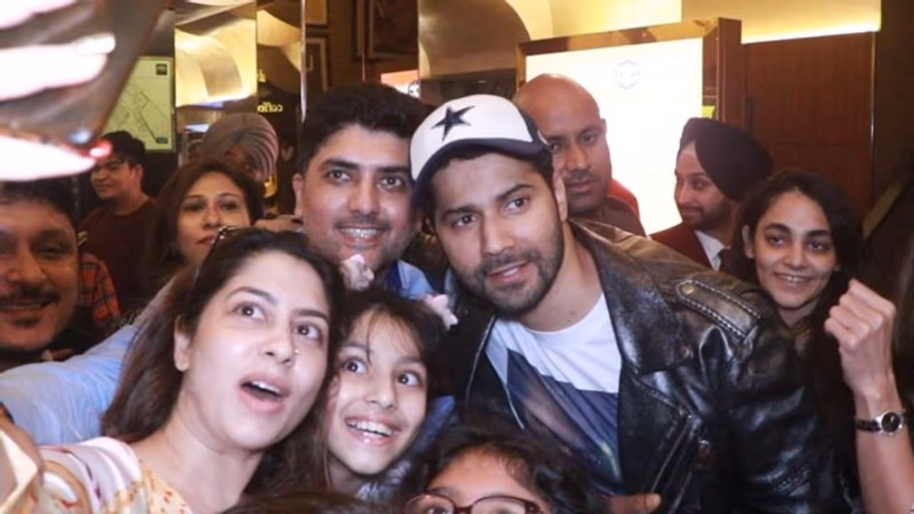 Bhediya star Varun Dhawan outside theatres asked fans, 'Film Aachi Lagi Aapko', here's what they said WATCH