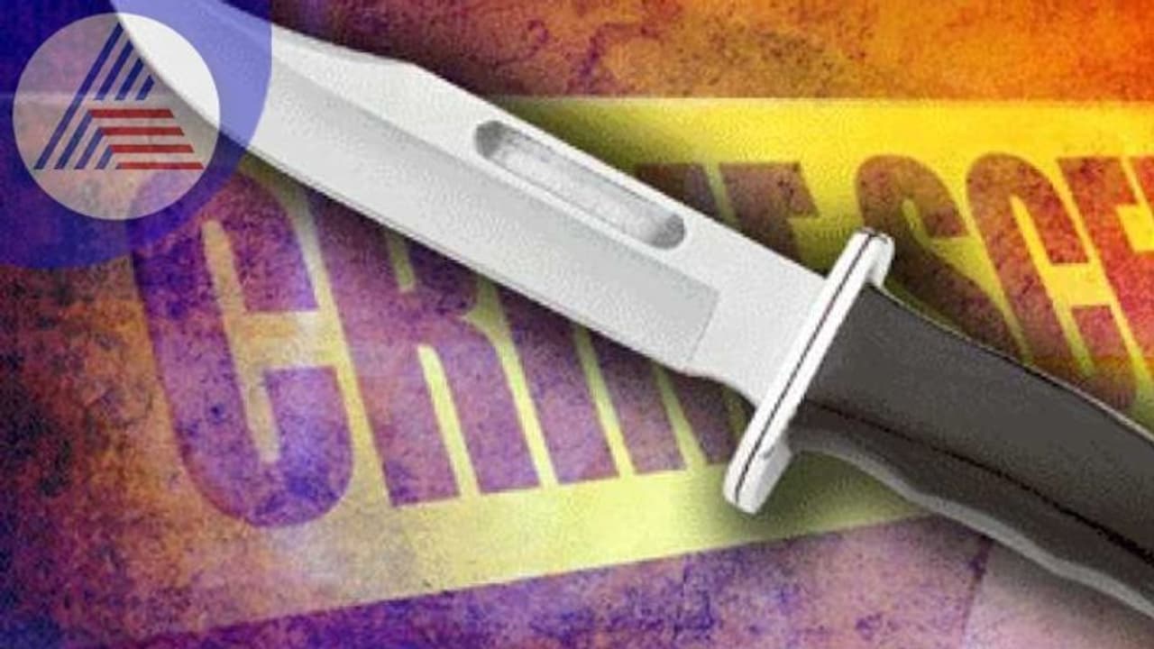 Tumakuru Crime: ಹಾರ್ನ್ ಮಾಡಿ ದಾರಿ ಕೇಳಿದ್ದಕ್ಕೇ ಚಾಲಕನಿಗೆ ಚಾಕು ಇರಿದ ಪುಂಡರು! Tumakuru Crime: ಹಾರ್ನ್ ಮಾಡಿ ದಾರಿ ಕೇಳಿದ್ದಕ್ಕೇ ಚಾಲಕನಿಗೆ ಚಾಕು ಇರಿದ ಪುಂಡರು!