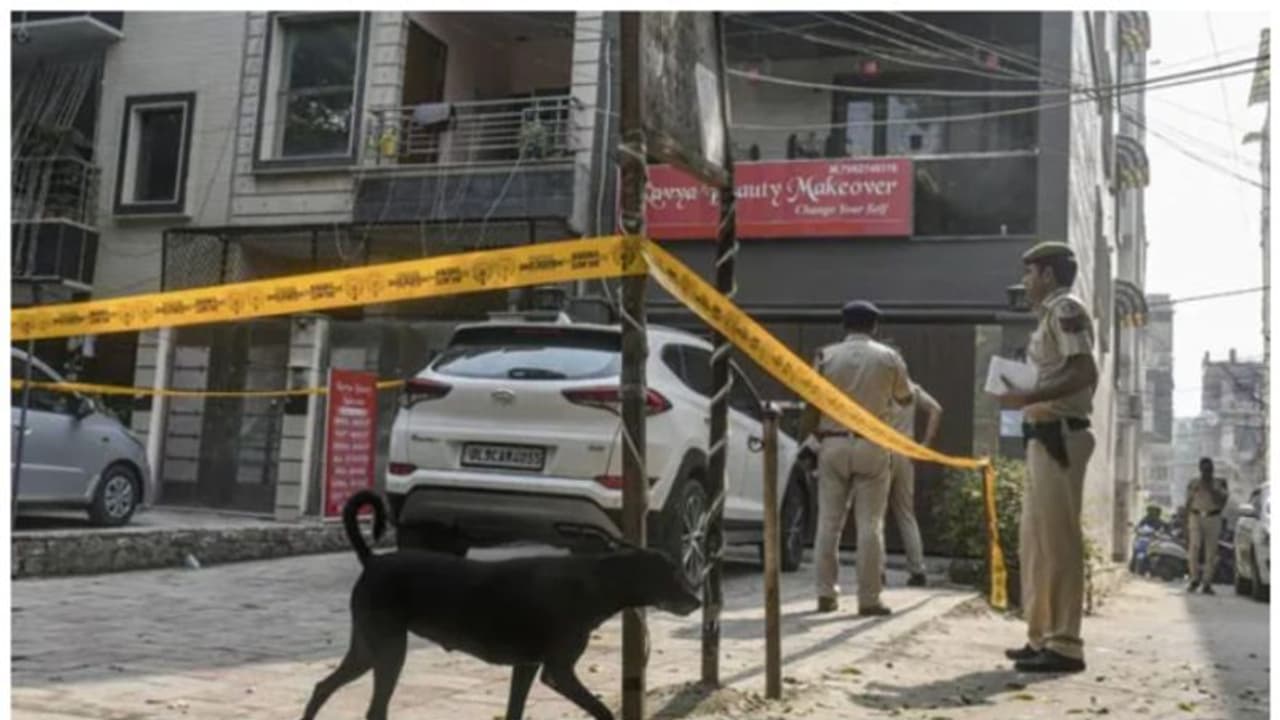 മകള്‍ക്ക് ആഹാരം നല്‍കാന്‍ നിവൃത്തിയില്ല; രണ്ട് വയസ്സുകാരിയെ കൊലപ്പെടുത്തി പിതാവ്; പിന്നാലെ ആത്മഹത്യ ശ്രമം