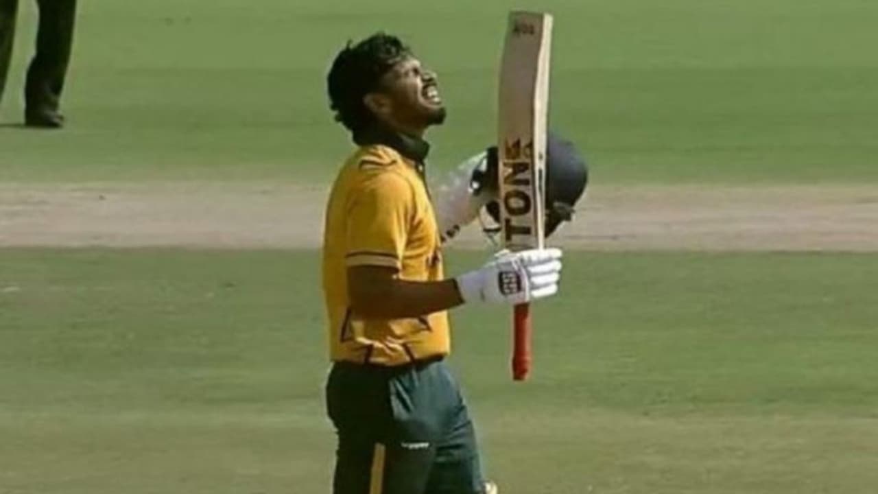 विजय हजारे ट्रॉफी में रितुराज गायकवाड़ ने 6 गेंद पर कैसे जड़े 7 छक्के? देखें यह कमाल का वीडियो